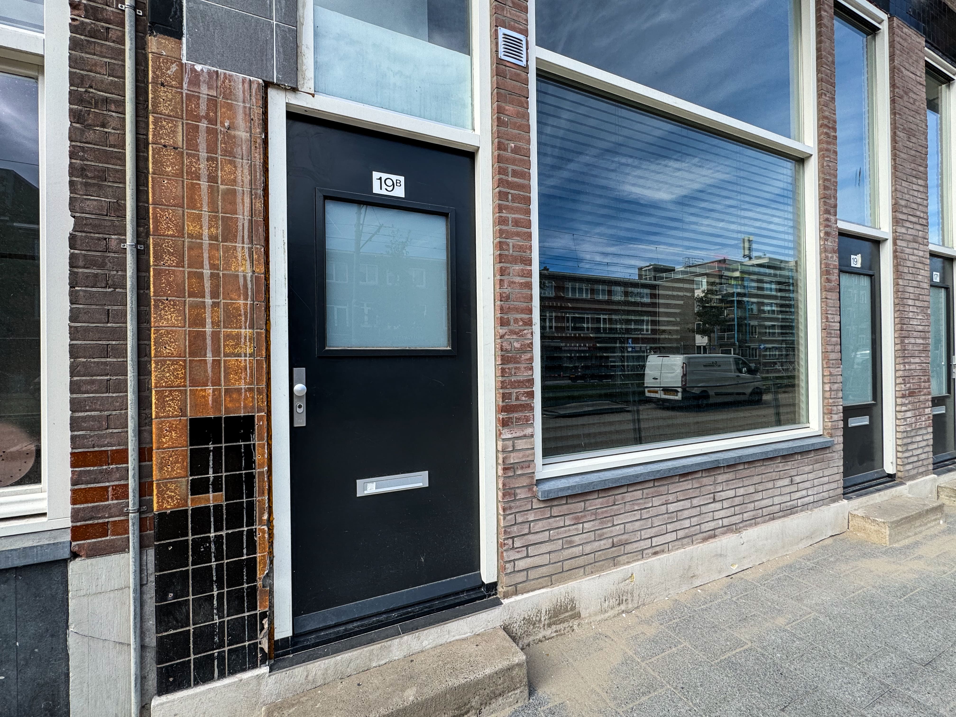 Voorzijde van woning te koop Boergoensestraat koopwoning Rotterdam