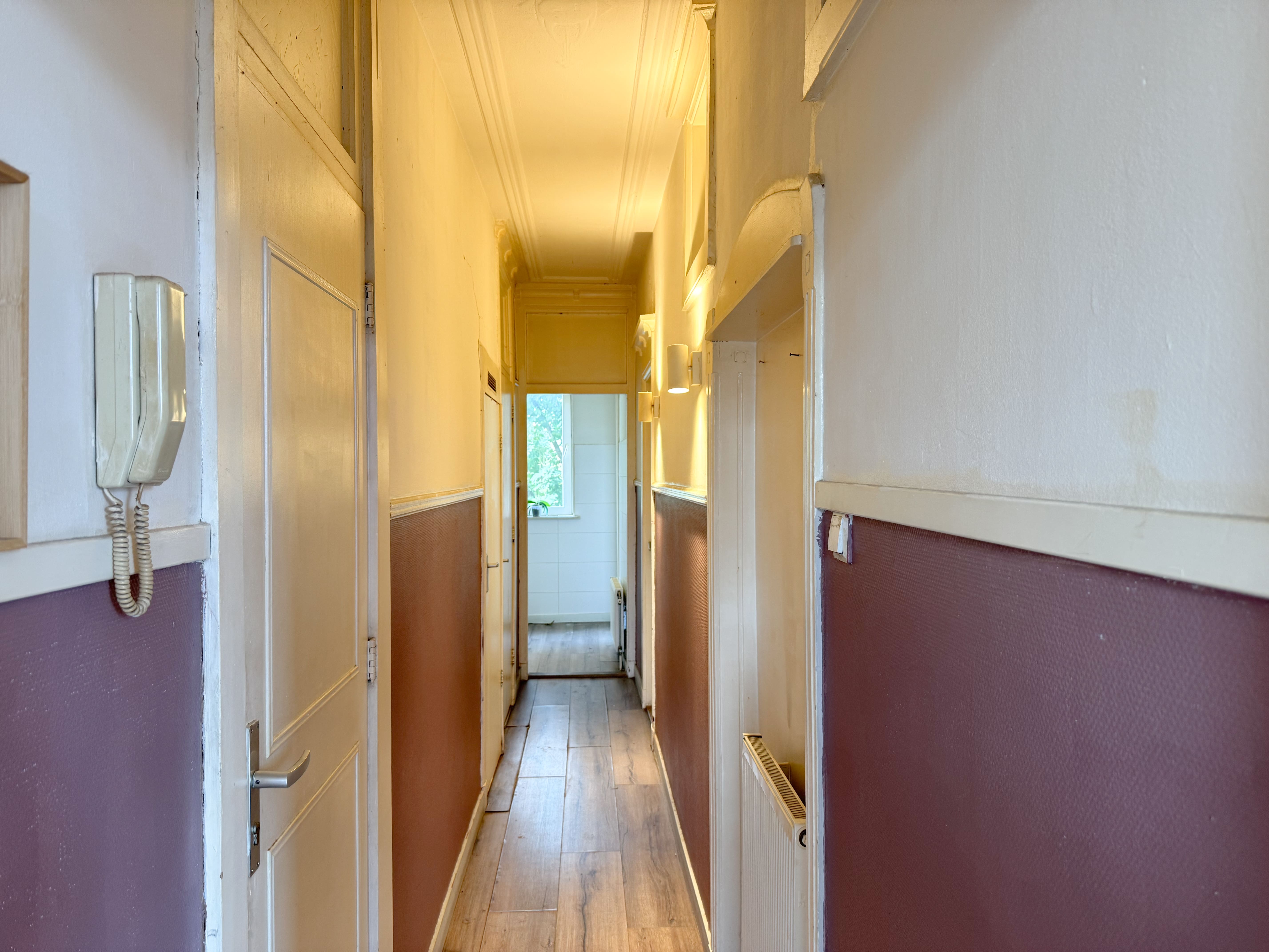 Lange gang in mooi appartement in Rotterdam